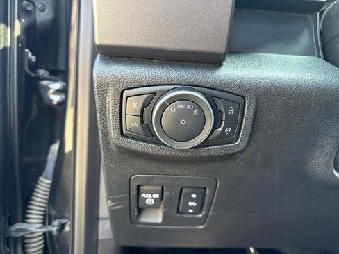 Used 2015 Ford F150 XLT w/ Equipment Group 302A Luxury AWD/4WD image 17