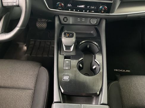 Used 2025 Nissan Rogue SV FWD image 13