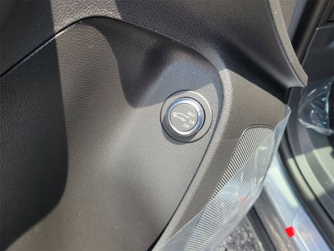 New 2025 Buick Envista Avenir image 11