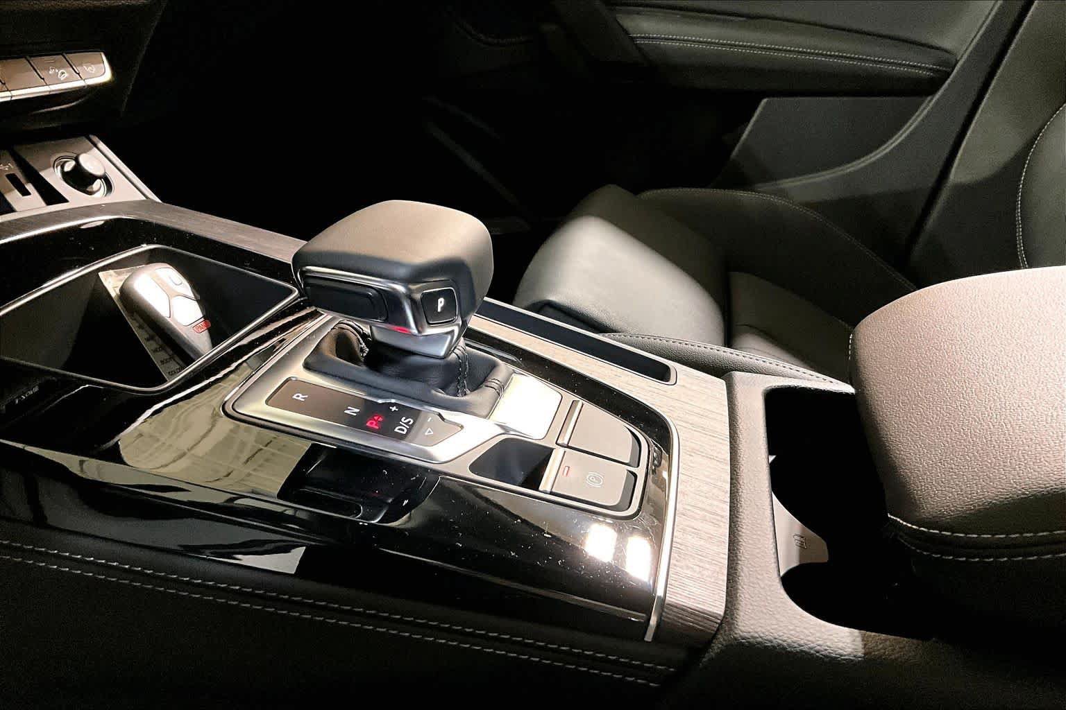 Certified 2024 Audi Q5 2.0T Premium Plus AWD/4WD image 17