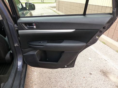 Used 2014 Subaru Outback 2.5i w/ Popular Package #1A AWD/4WD image 38