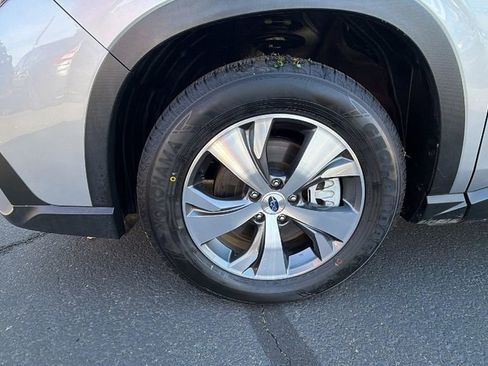 Used 2024 Subaru Ascent Premium w/ Convenience Package image 10