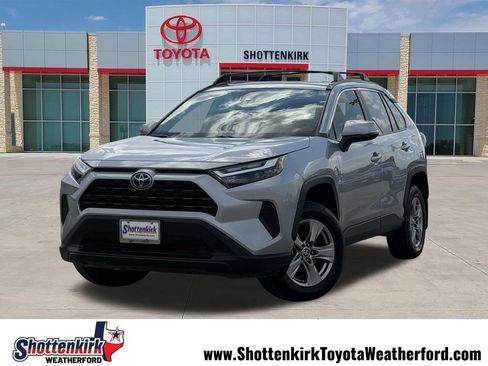 Used 2024 Toyota RAV4 XLE w/ Convenience Package FWD image 1