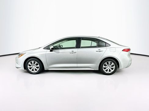 Used 2025 Toyota Corolla LE FWD image 4