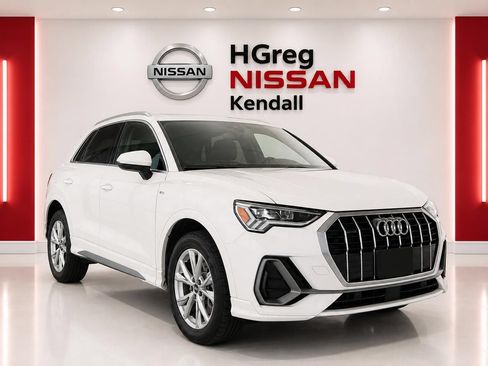 Used 2024 Audi Q3 2.0T Premium AWD/4WD image 3
