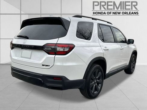 New 2026 Honda Pilot Sport image 5