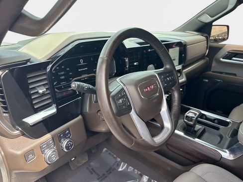 Used 2023 GMC Sierra 1500 SLT w/ SLT Premium Package AWD/4WD image 19