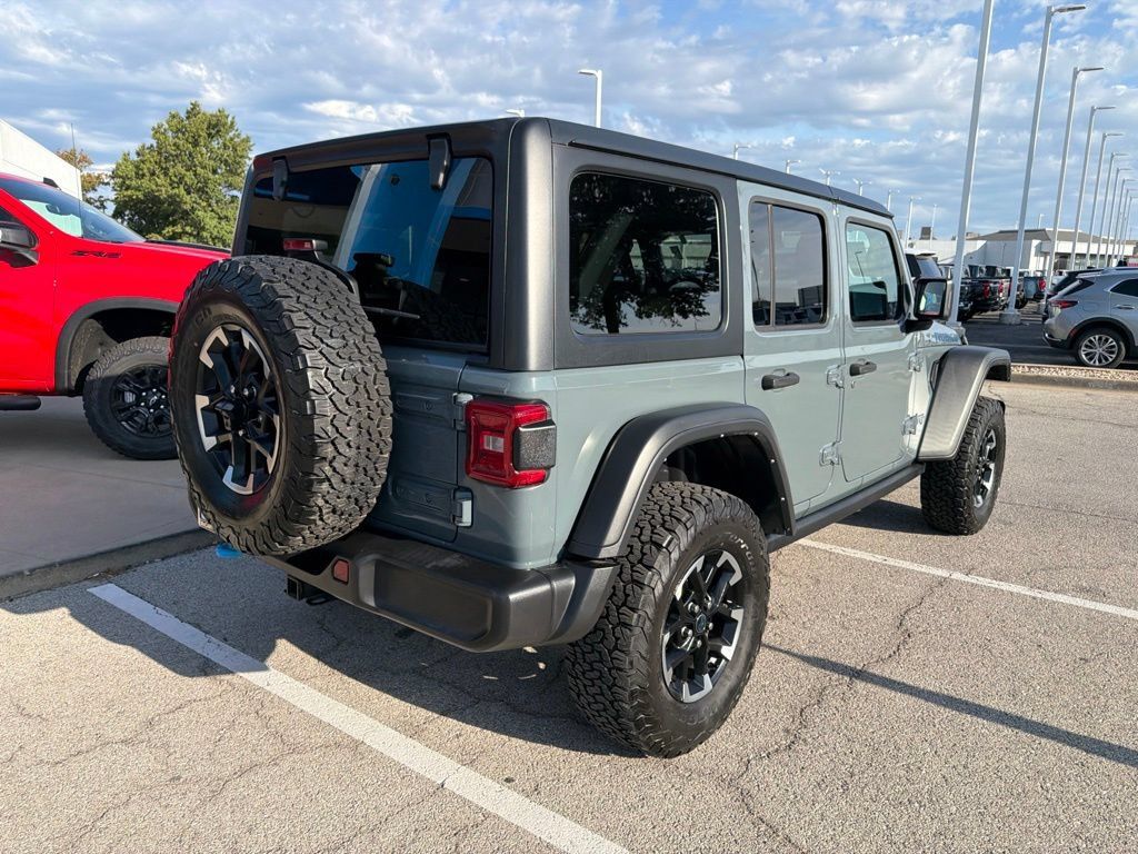 Used 2024 Jeep Wrangler Unlimited Rubicon 4xe w/ Technology Group AWD/4WD image 3