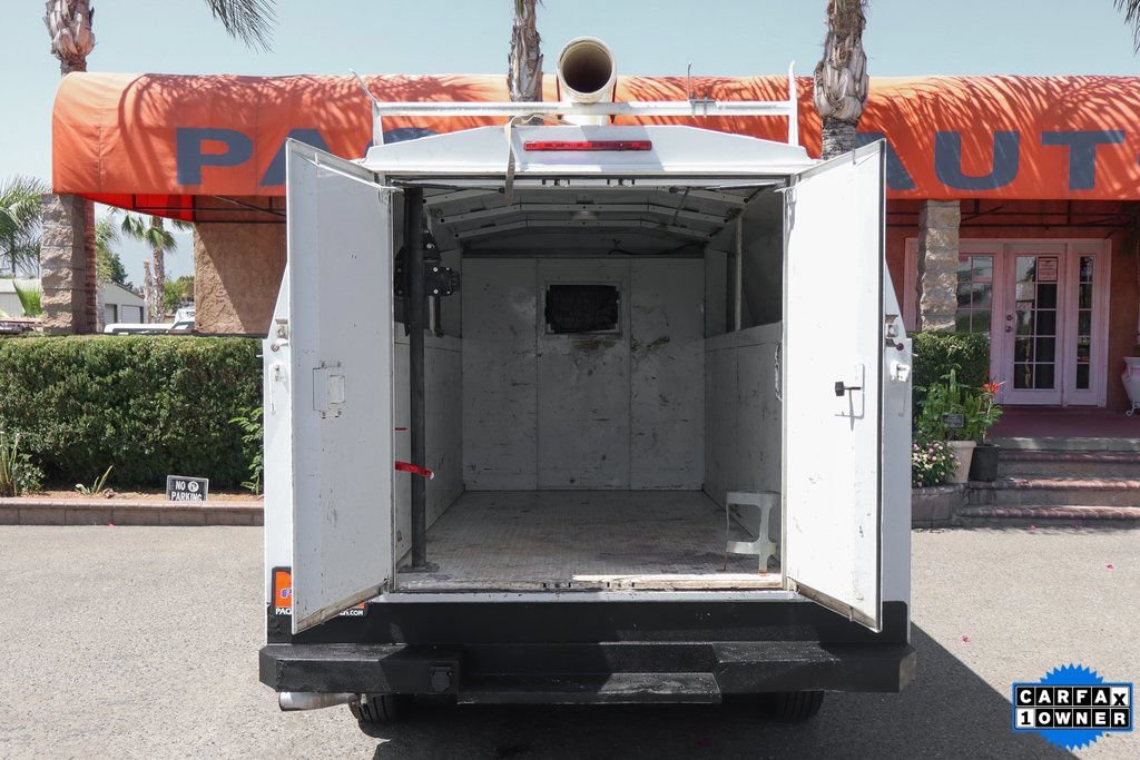 Used 2018 Chevrolet Express 3500 RWD image 8