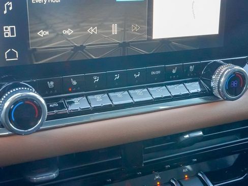 New 2026 GMC Canyon AT4 w/ Technology Plus Package AWD/4WD image 17