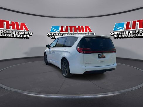 New 2026 Chrysler Pacifica Select FWD image 6