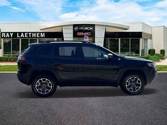 Used 2020 Jeep Cherokee Trailhawk w/ Cold Weather Group AWD/4WD image 6