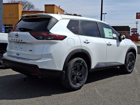 New 2026 Nissan Rogue SV w/ Cold Weather Package AWD/4WD image 4