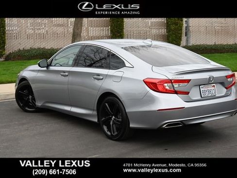 Used 2018 Honda Accord Sport image 4