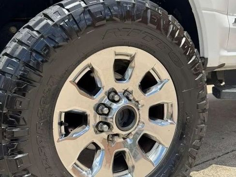 Used 2019 Ford F250 Lariat w/ Lariat Ultimate Package AWD/4WD image 13