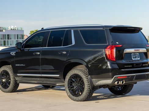 Used 2024 GMC Yukon Denali AWD/4WD image 13