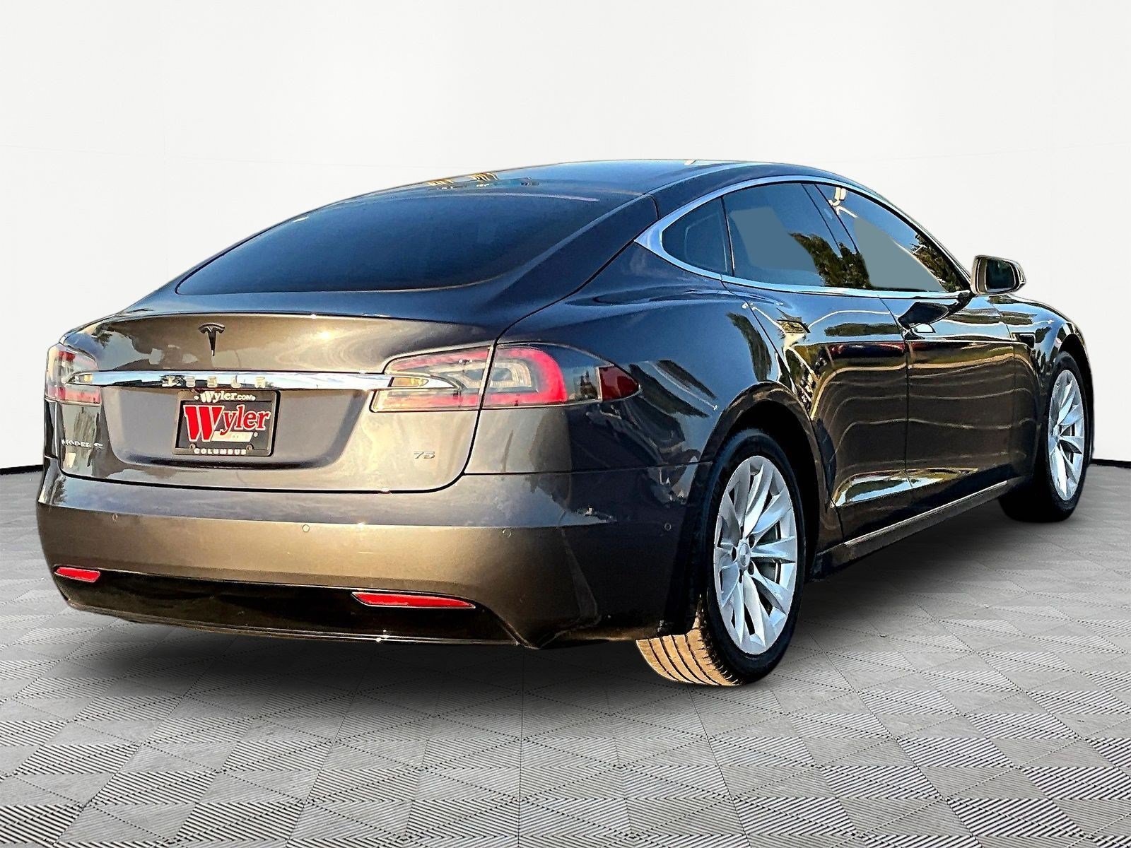 Used 2017 Tesla Model S 60 RWD image 6