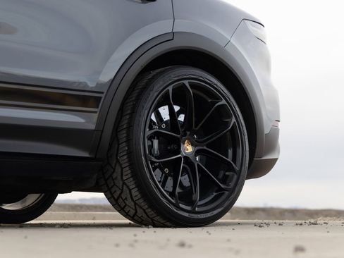 Used 2023 Porsche Cayenne Turbo GT image 13