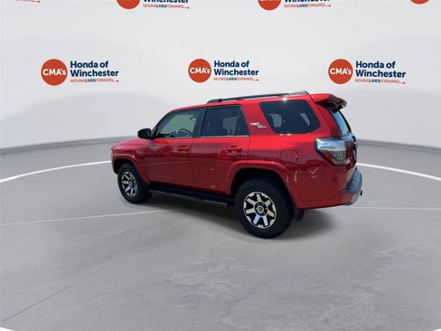 Used 2019 Toyota 4Runner TRD Off-Road AWD/4WD image 9