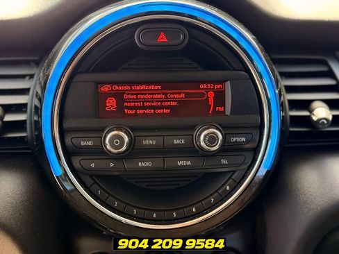 Used 2015 MINI Cooper 4-Door Hardtop FWD image 19