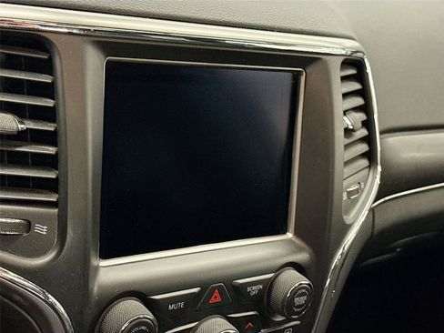 Used 2018 Jeep Grand Cherokee Limited AWD/4WD image 4