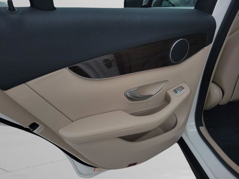 Certified 2022 Mercedes-Benz GLC 300 image 7
