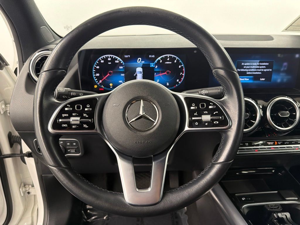 Used 2022 Mercedes-Benz GLA 250 w/ Premium Package Lite image 26