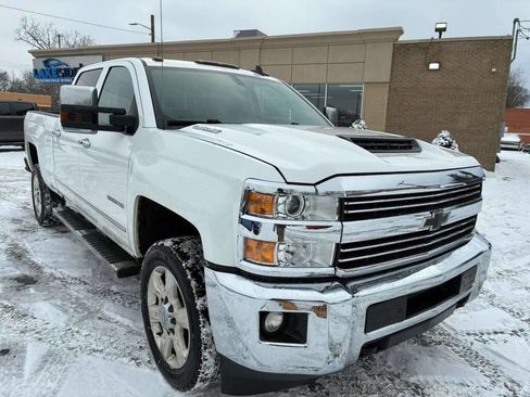Used 2019 Chevrolet Silverado 2500 LTZ w/ Duramax Plus Package image 3