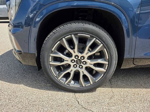 New 2026 GMC Acadia Denali Ultimate w/ LPO, Floor Liner Package AWD/4WD image 41