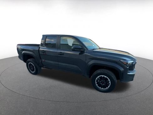 Used 2025 Toyota Tacoma TRD Off-Road image 2