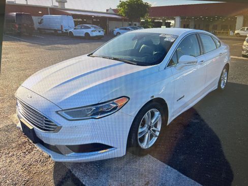Used 2018 Ford Fusion SE w/ Equipment Group 602A FWD image 13