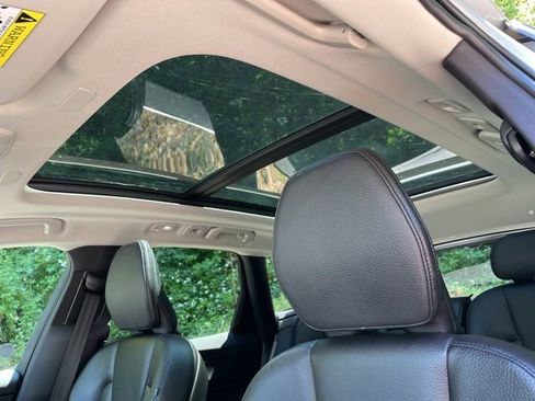 Certified 2023 Volvo XC60 B5 Plus w/ Climate Package AWD/4WD image 24
