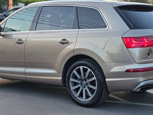 Used 2018 Audi Q7 3.0T Prestige w/ Prestige Package image 4