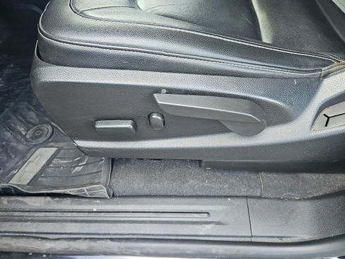 Used 2019 Chevrolet Colorado Z71 w/ Z71 Midnight Edition image 15