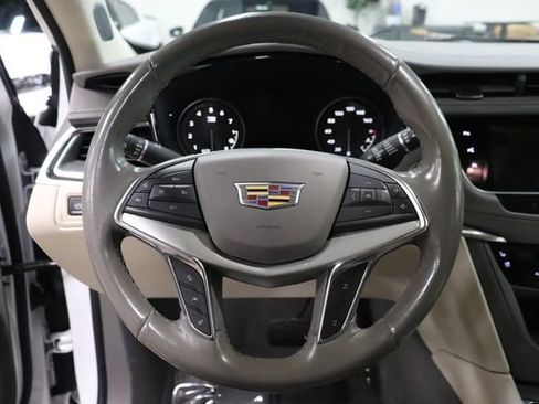 Used 2023 Cadillac XT5 Premium Luxury w/ Technology Package AWD/4WD image 29