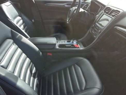 Used 2019 Ford Fusion SEL image 20