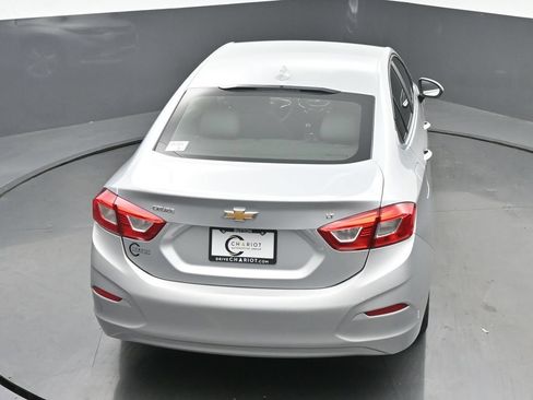 Used 2018 Chevrolet Cruze LT w/ Convenience Package FWD image 44