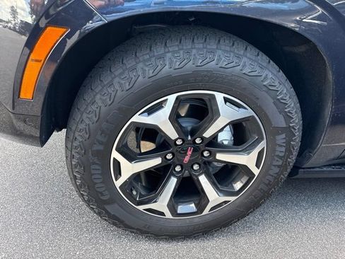 Used 2025 GMC Yukon AT4 w/ AT4 Premium Plus Package AWD/4WD image 4