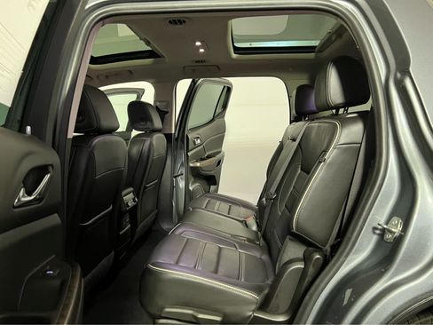 Used 2021 GMC Acadia Denali w/ Denali Ultimate Package AWD/4WD image 25