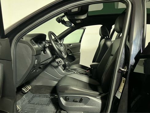 Used 2020 Volkswagen Tiguan SE R-Line AWD/4WD image 22