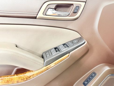 Used 2015 GMC Yukon Denali w/ Premium Package image 12