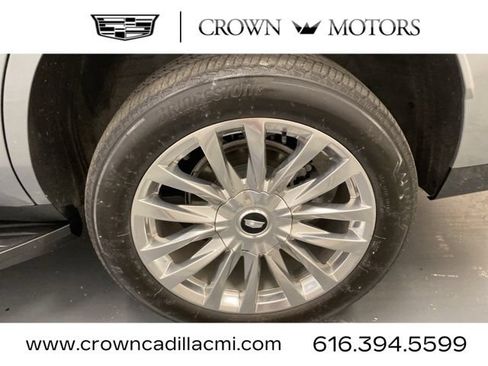 Certified 2024 Cadillac Escalade Premium Luxury AWD/4WD image 31