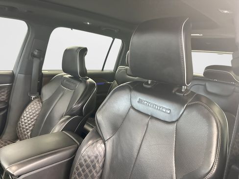 Used 2021 Jeep Grand Cherokee L Summit w/ Advanced Protech Group IV AWD/4WD image 9