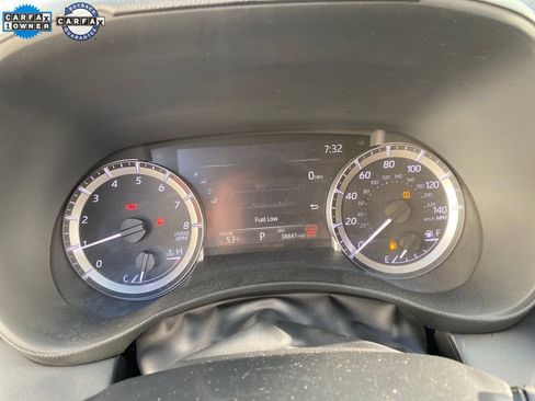 Used 2024 Toyota Highlander LE AWD/4WD image 29