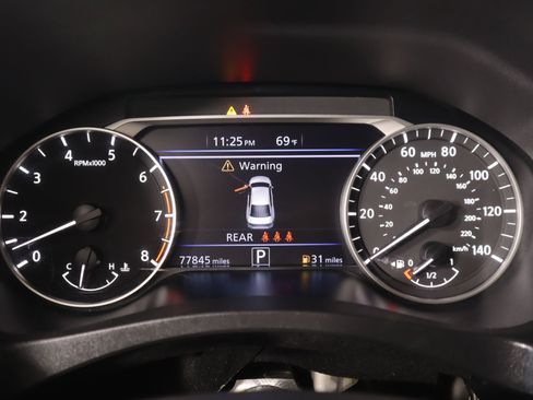 Used 2024 Nissan Altima 2.5 SV image 4