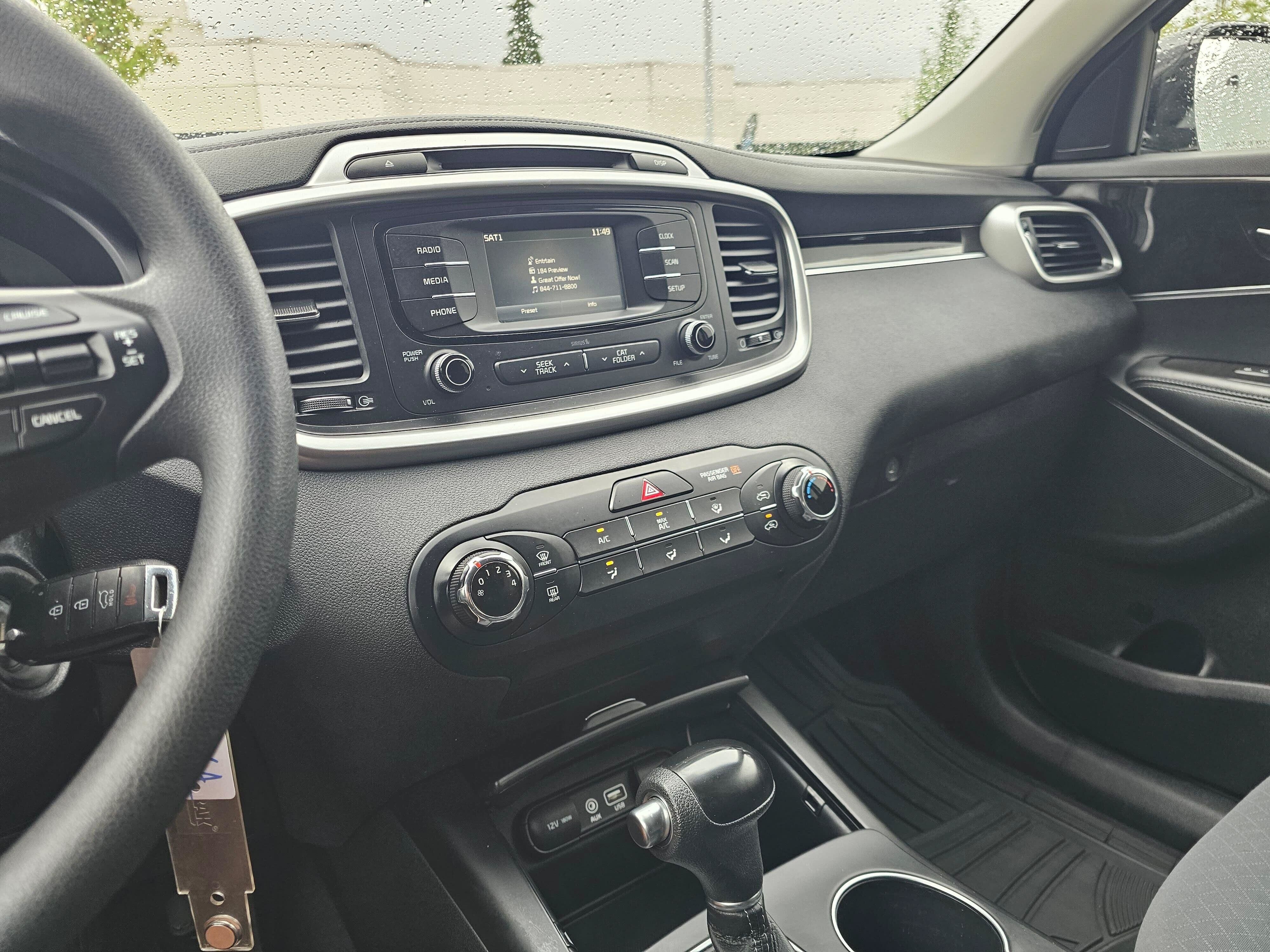 Used 2017 Kia Sorento FWD image 30