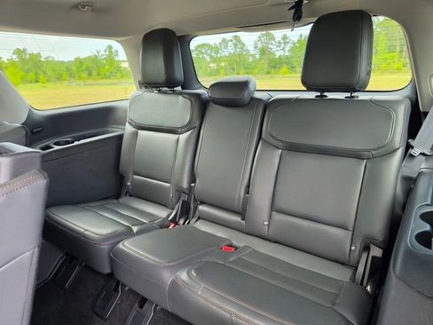 Used 2025 Ford Expedition Active AWD/4WD image 13