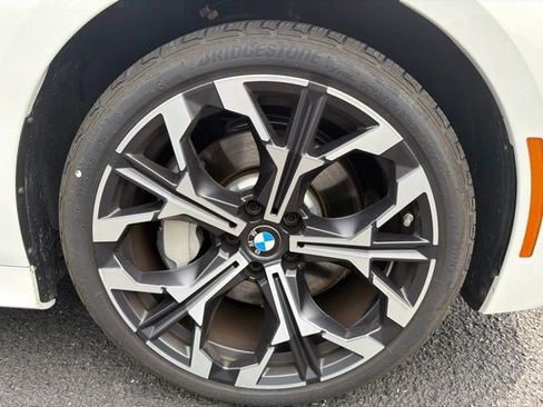 Used 2025 BMW 330i xDrive Sedan AWD/4WD image 16
