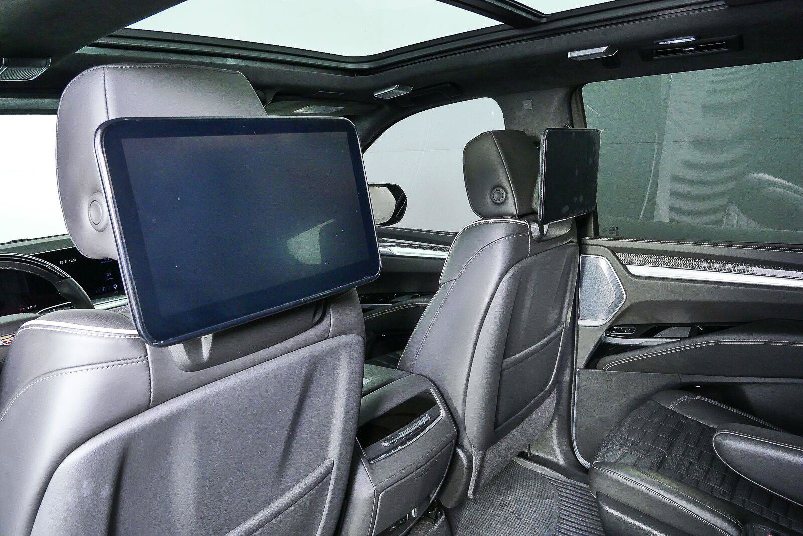 Used 2025 Cadillac Escalade V w/ LPO, Floor Liner Package AWD/4WD image 19