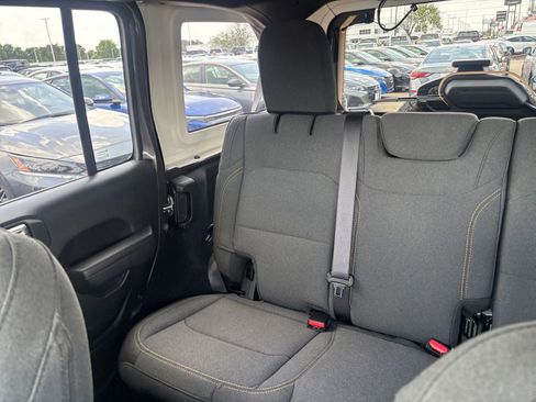 Used 2025 Jeep Wrangler Unlimited Sport AWD/4WD image 37